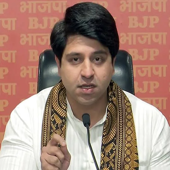 शहजाद पूनावाला ने बीजेपी से दिया इस्तीफा? एक्स पर बायो बदलने के बाद अटकलें तेज