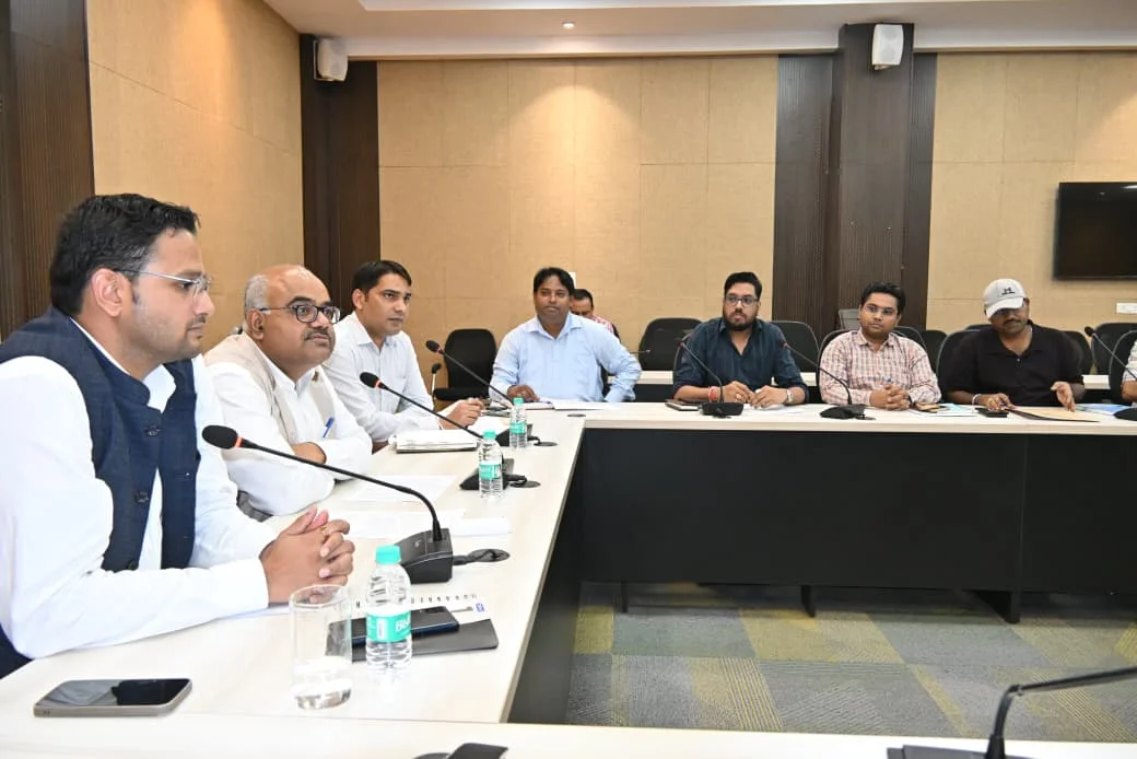 कानपुर के 93 विद्यालयों से हटेंगी हाईटेंशन और एलटी लाइनें,